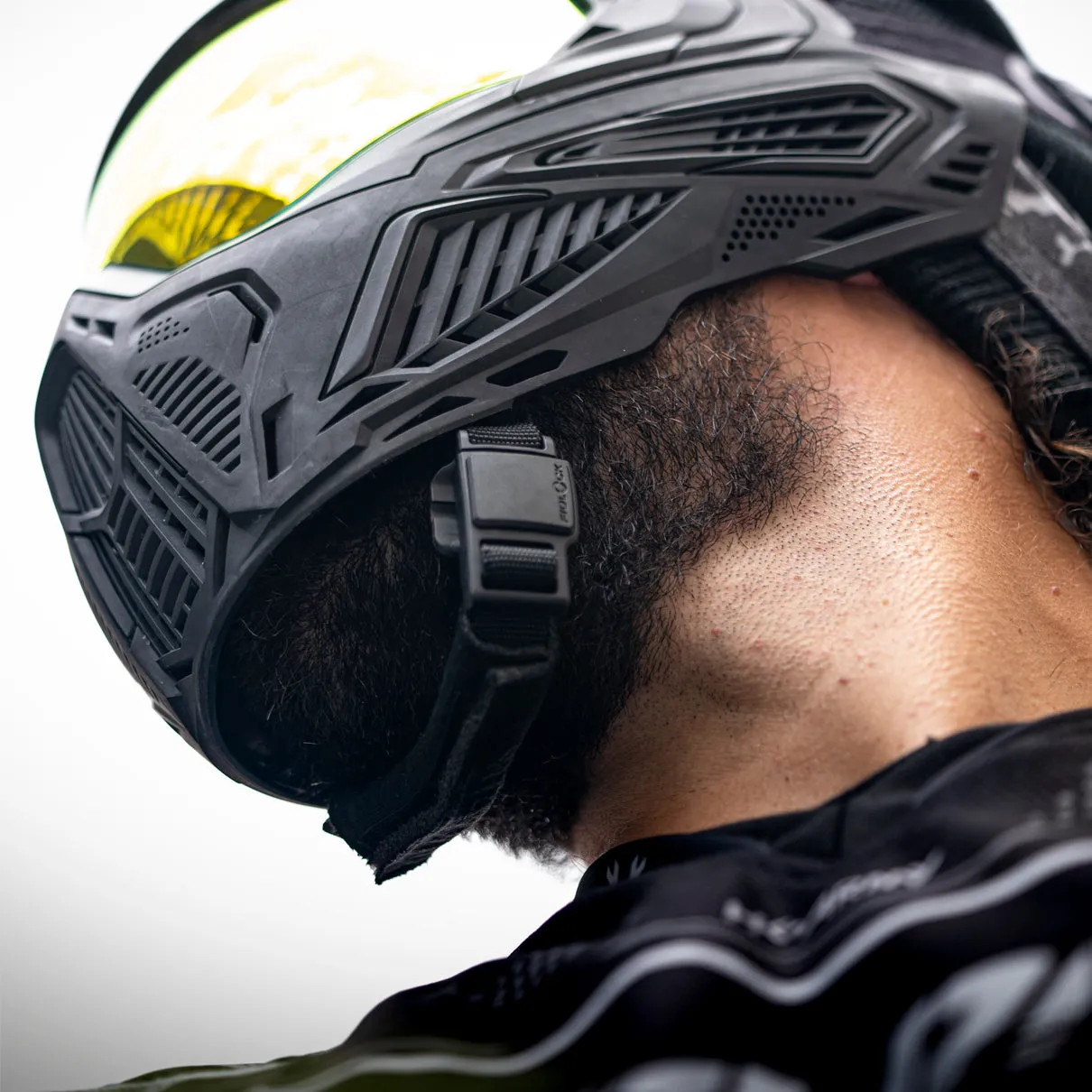 Magtek Magnetic Universal Chin Strap - Black